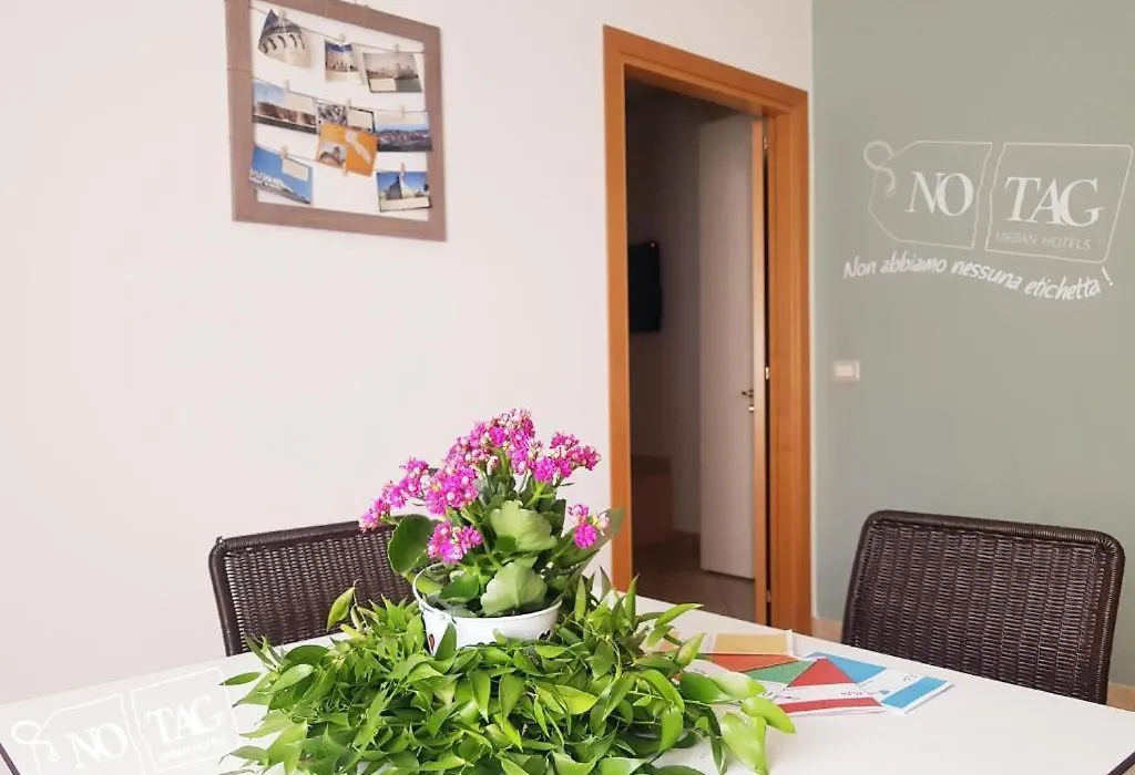 Colonna Rooms & Apartment-1